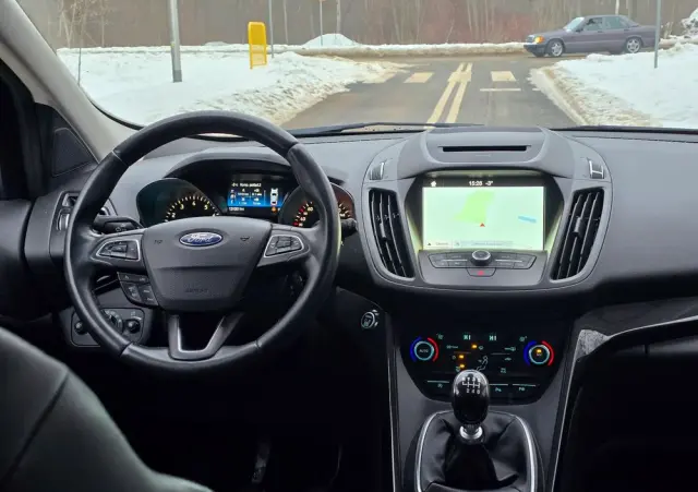 FORD Kuga 1.5 EcoBoost 2x4 Titanium