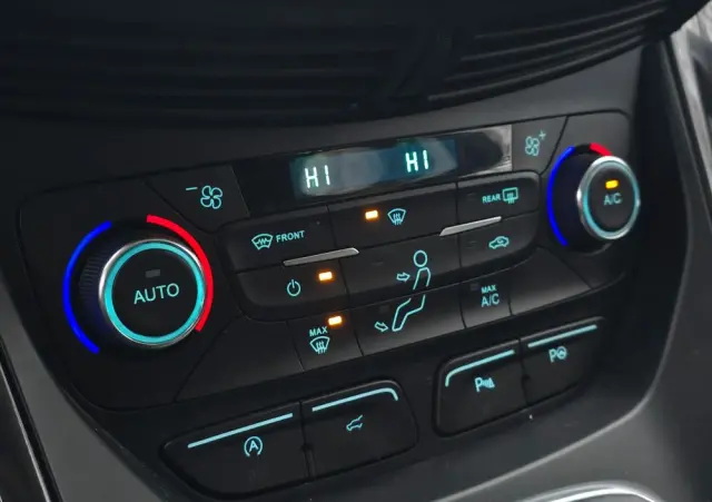 FORD Kuga 1.5 EcoBoost 2x4 Titanium