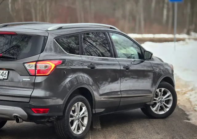 FORD Kuga 1.5 EcoBoost 2x4 Titanium