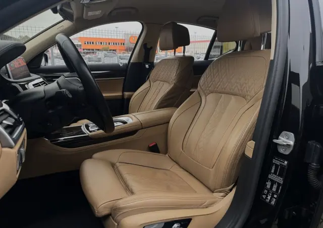 BMW Seria 7 740d xDrive