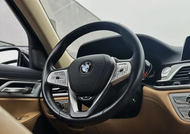 BMW Seria 7 740d xDrive