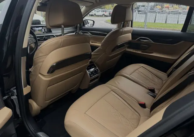 BMW Seria 7 740d xDrive