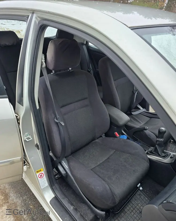 TOYOTA Corolla 1.6 Linea Sol