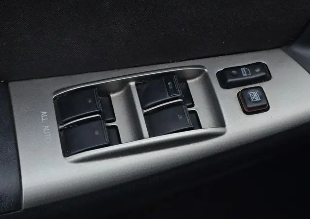 TOYOTA Corolla 1.6 Linea Sol