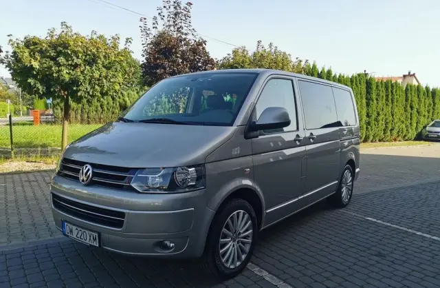 VOLKSWAGEN Multivan 