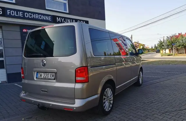 VOLKSWAGEN Multivan 