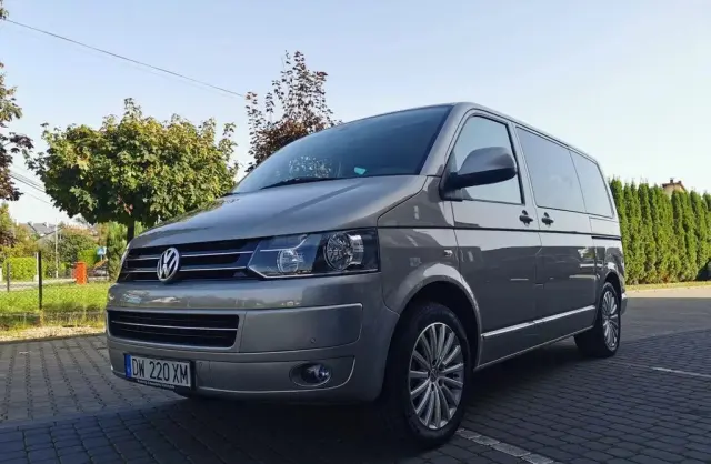 VOLKSWAGEN Multivan 