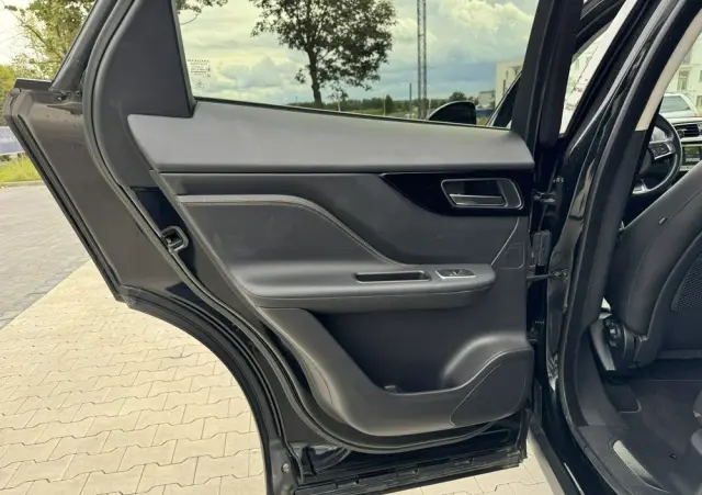 JAGUAR F-Pace 2.0 i4D AWD Prestige