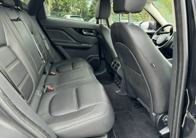 JAGUAR F-Pace 2.0 i4D AWD Prestige