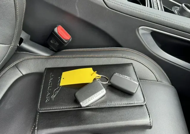 JAGUAR F-Pace 2.0 i4D AWD Prestige