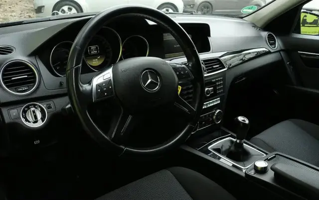 MERCEDES-BENZ Klasa C 180 Kompressor Avantgarde