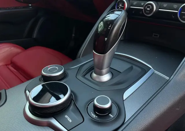 ALFA ROMEO Giulia 2.0 Turbo Veloce Q4
