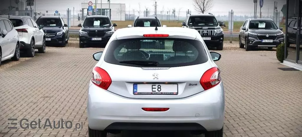 PEUGEOT 208 