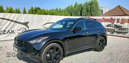 INFINITI QX70 