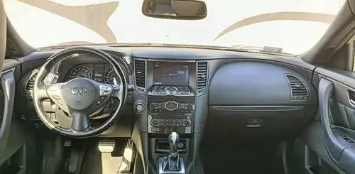 INFINITI QX70 