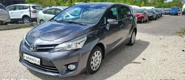 TOYOTA Verso 2.0 D-4D 5-Sitzer Life