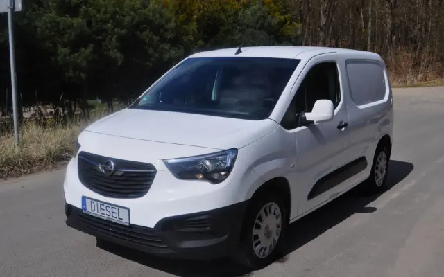 OPEL COMBO E 