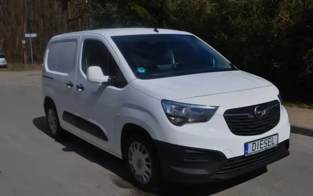 OPEL COMBO E 