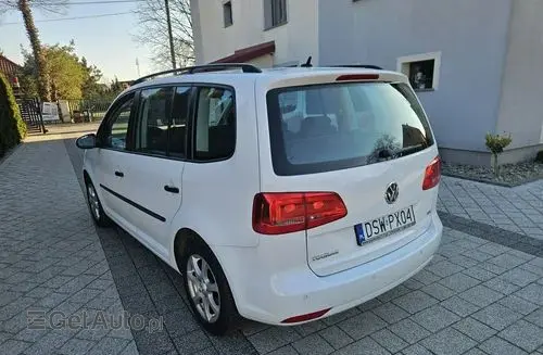 VOLKSWAGEN Touran 