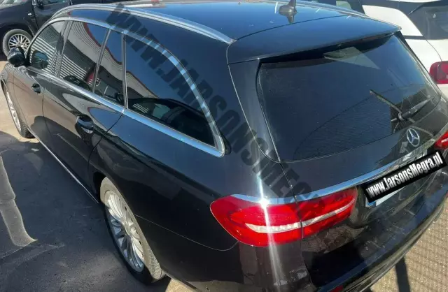 MERCEDES-BENZ Klasa E 