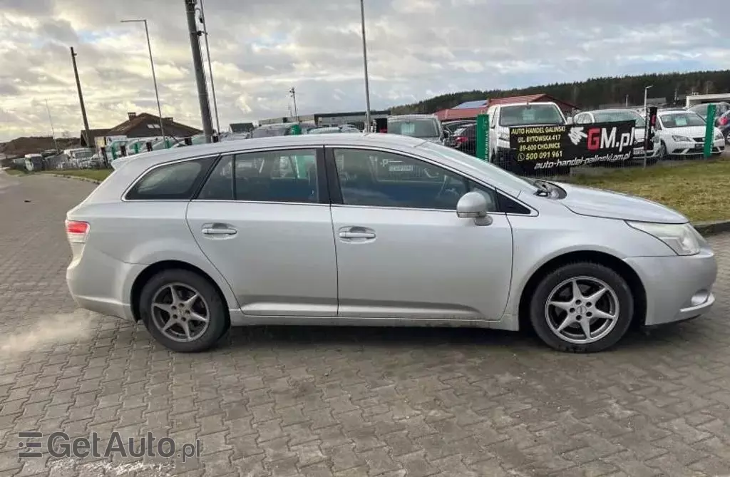 TOYOTA Avensis 