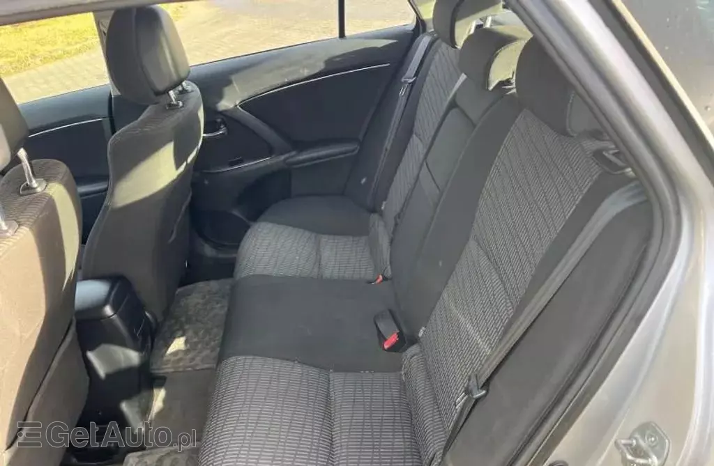 TOYOTA Avensis 