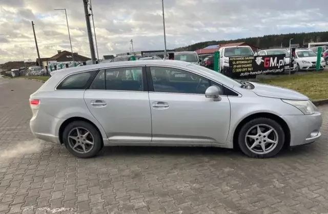 TOYOTA Avensis 