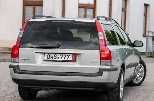 VOLVO V70 