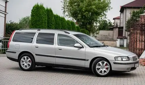 VOLVO V70 