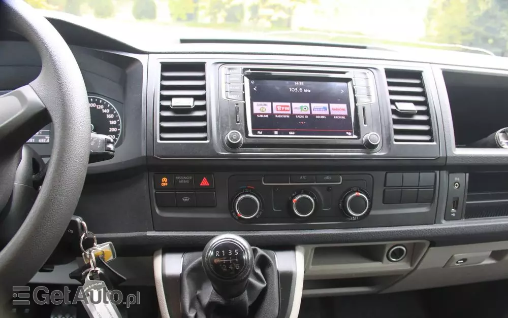 VOLKSWAGEN Transporter T6 