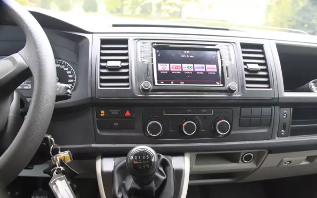 VOLKSWAGEN Transporter T6 
