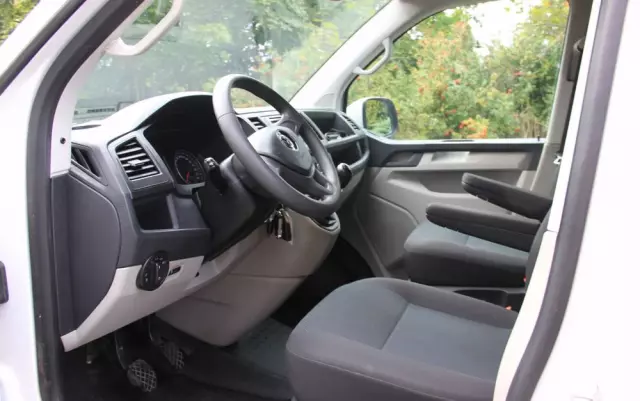 VOLKSWAGEN Transporter T6 