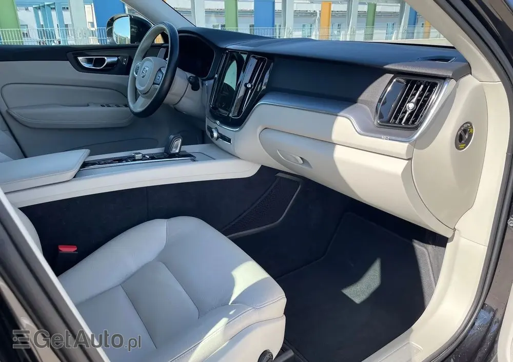 VOLVO XC 60 B5 D AWD Inscription
