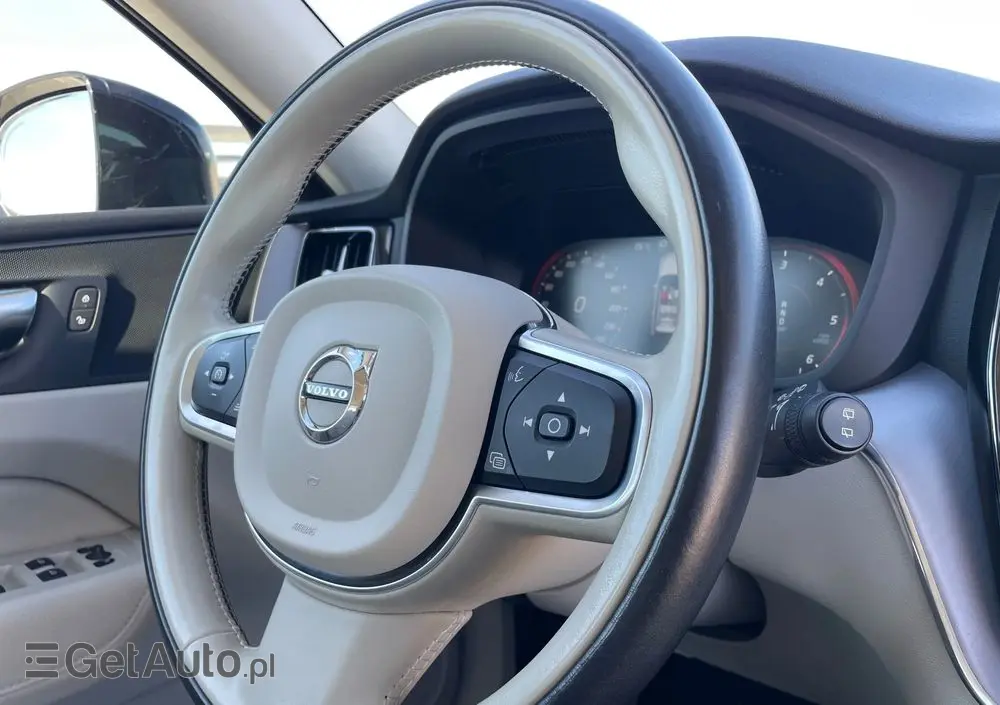 VOLVO XC 60 B5 D AWD Inscription