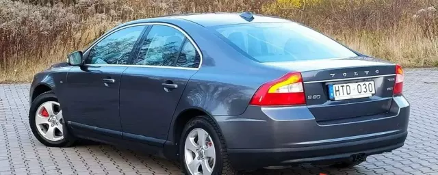 VOLVO S80 