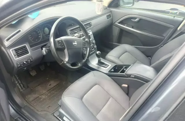 VOLVO S80 