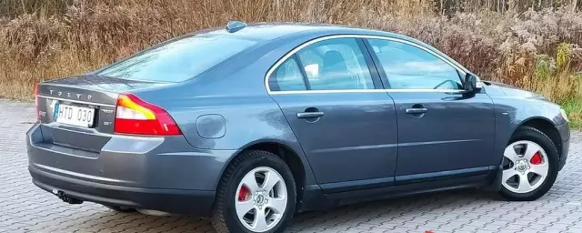 VOLVO S80 