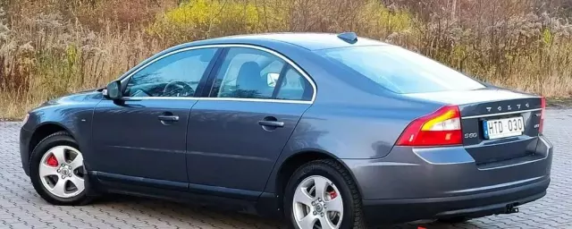VOLVO S80 