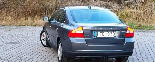 VOLVO S80 