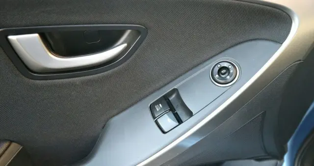 HYUNDAI I30 1.4 Advantage