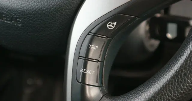 HYUNDAI I30 1.4 Advantage