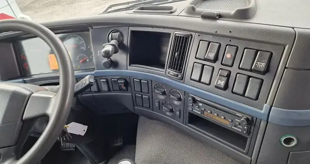 VOLVO FM 440 8x4 Hds/17m/Pilot 