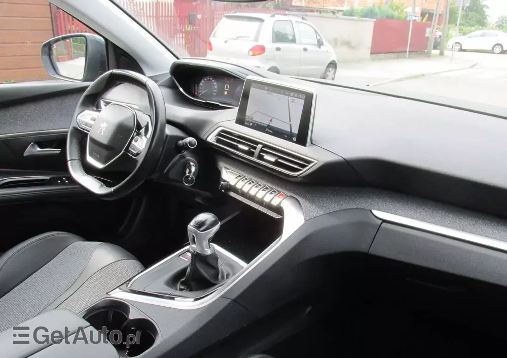 PEUGEOT 5008 1.5 BlueHDi Allure S&S