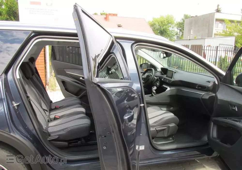 PEUGEOT 5008 1.5 BlueHDi Allure S&S