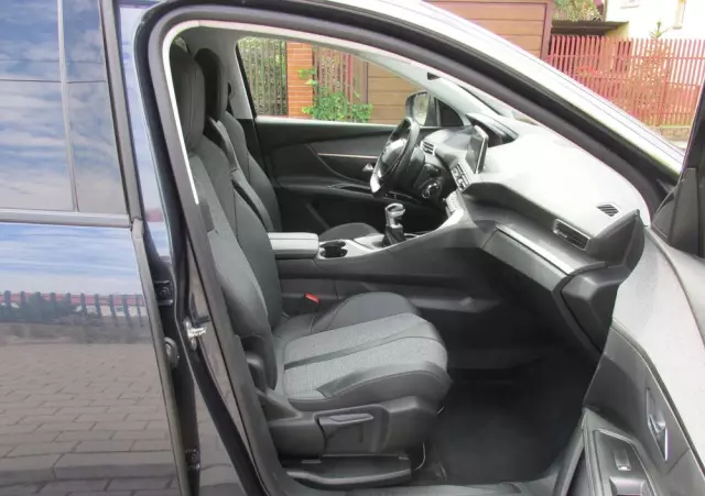 PEUGEOT 5008 1.5 BlueHDi Allure S&S