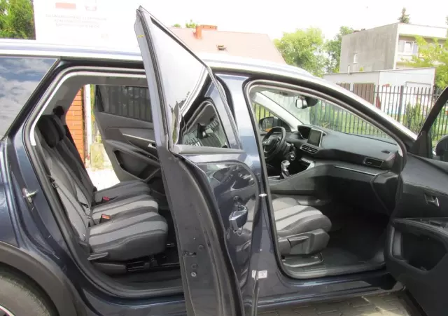 PEUGEOT 5008 1.5 BlueHDi Allure S&S