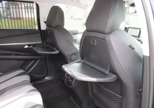 PEUGEOT 5008 1.5 BlueHDi Allure S&S