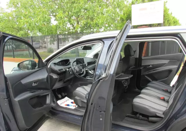 PEUGEOT 5008 1.5 BlueHDi Allure S&S