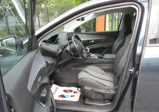 PEUGEOT 5008 1.5 BlueHDi Allure S&S