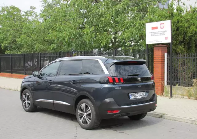 PEUGEOT 5008 1.5 BlueHDi Allure S&S